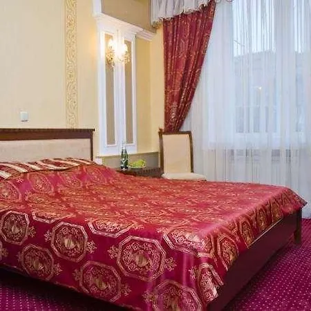 Отель украина 4*