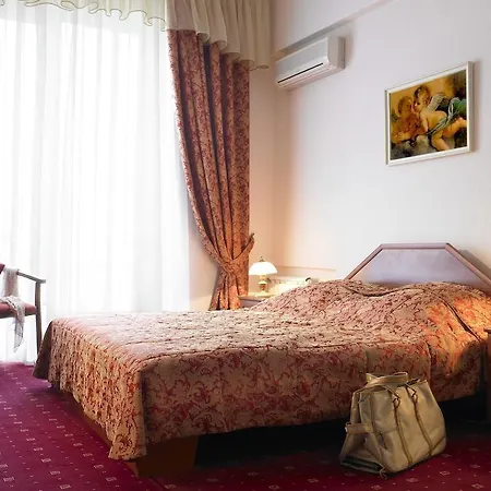 Hotell Ukraine 4*