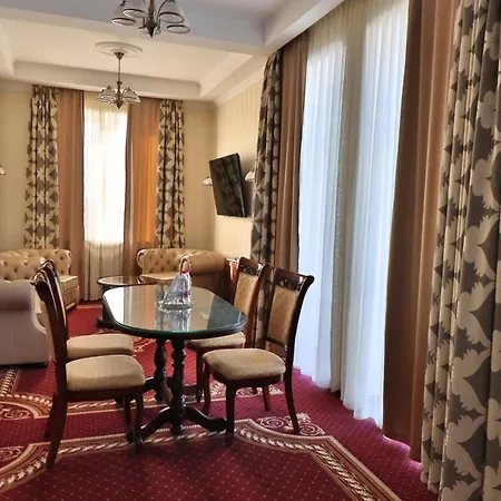 Ukraine Hotell 4*